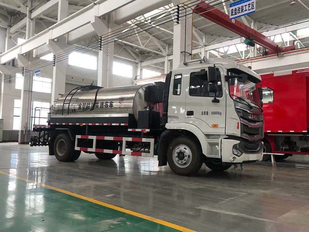 8立方智能型瀝青灑布車
